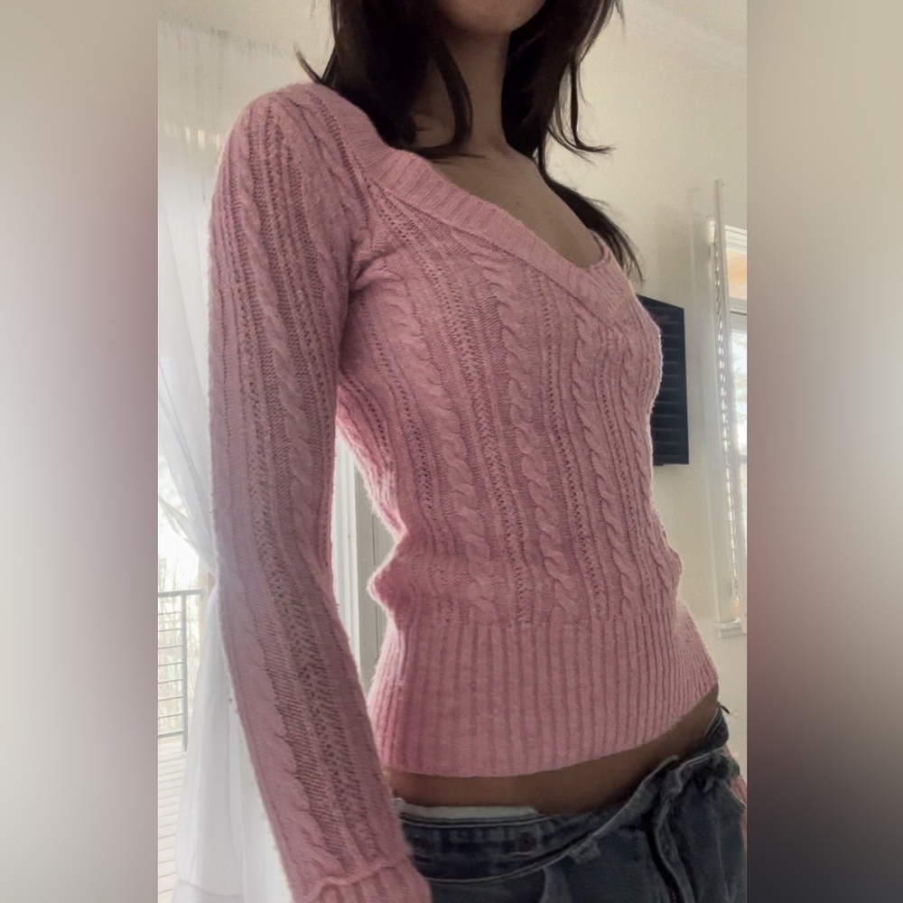 Beautiful pink vintage Y2K Aeropostale sweater